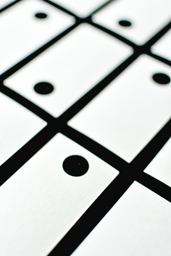 Maîtrisez les règles du triominos pour des soirées réussies !